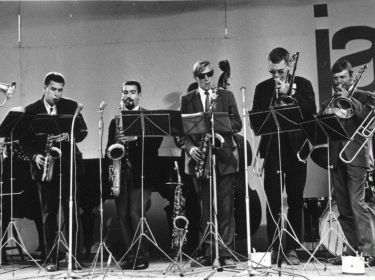 bilzen2216-trombone-workshop-olv-john-eardley-1966.gif
